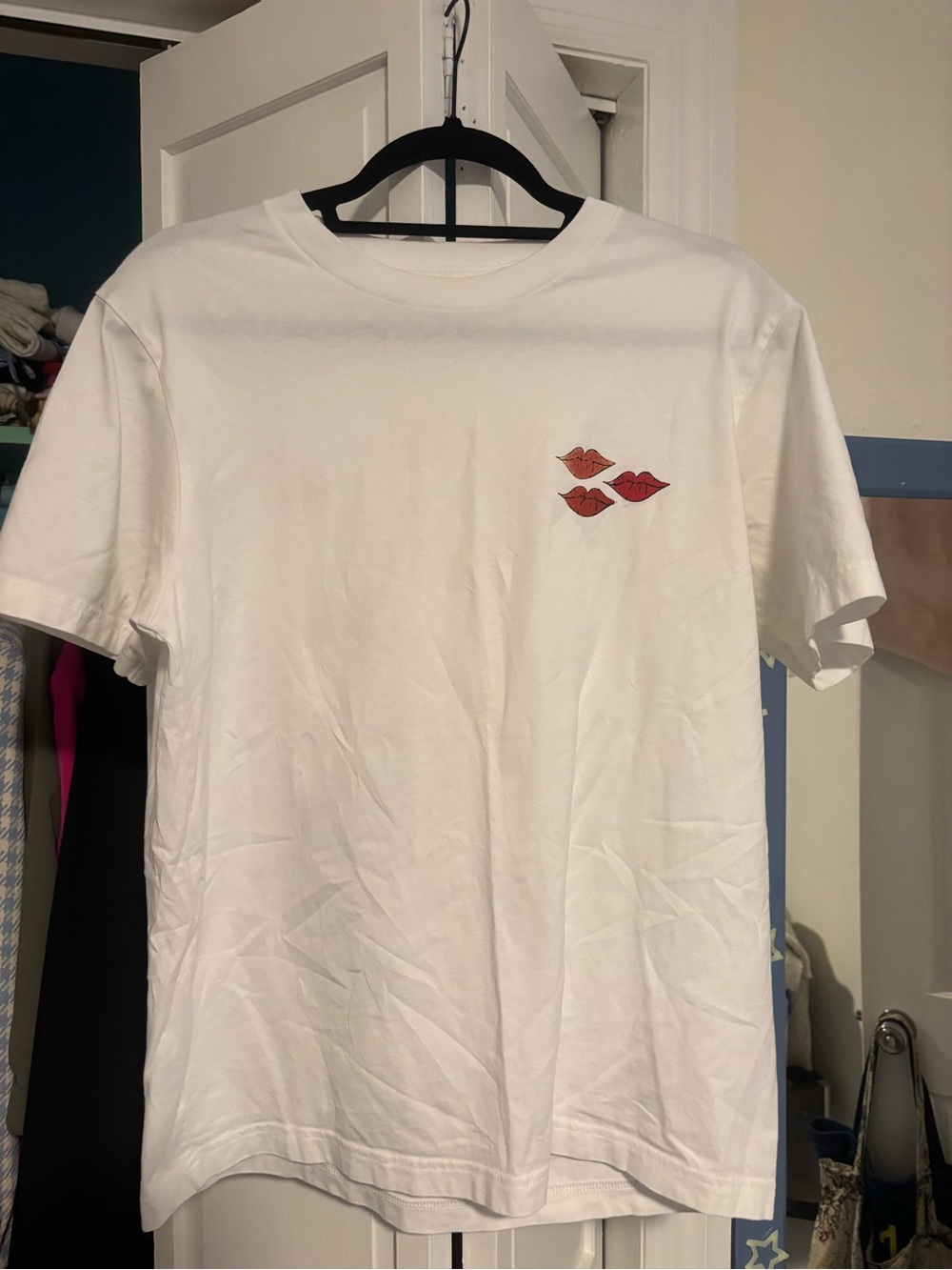 Uniqlo White Short Sleeve Tee with Red Lip Trio